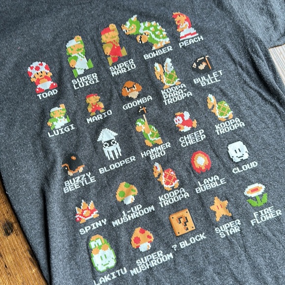 Super Mario Brothers Licensed T-Shirt Size Small - Picture 2 of 5